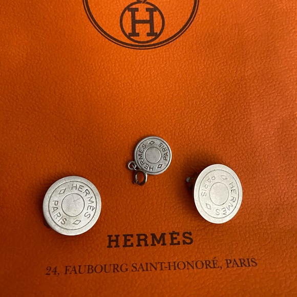 Hermès clip on earrings with pendant set. Just pendant $138 earrings $233. - Picture 1 of 6